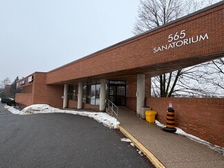 Plus de détails pour 565 Sanatorium Rd, Hamilton, ON - Médical à louer