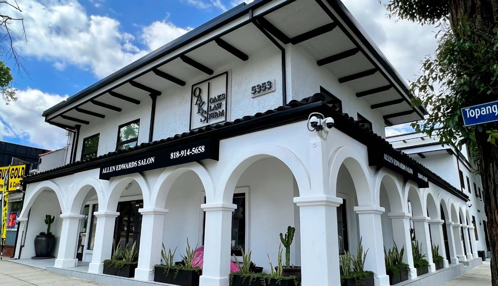 5353 Topanga Canyon Blvd, Woodland Hills, CA à louer Photo de l’immeuble– Image 1 sur 8