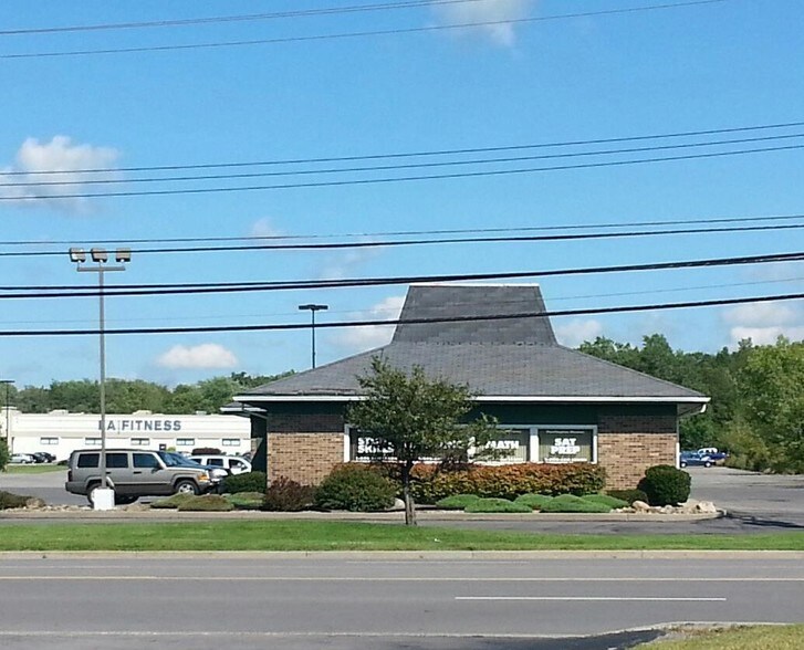 3071 Union Rd, Orchard Park, NY à louer - Photo de l’immeuble – Image 1 sur 4