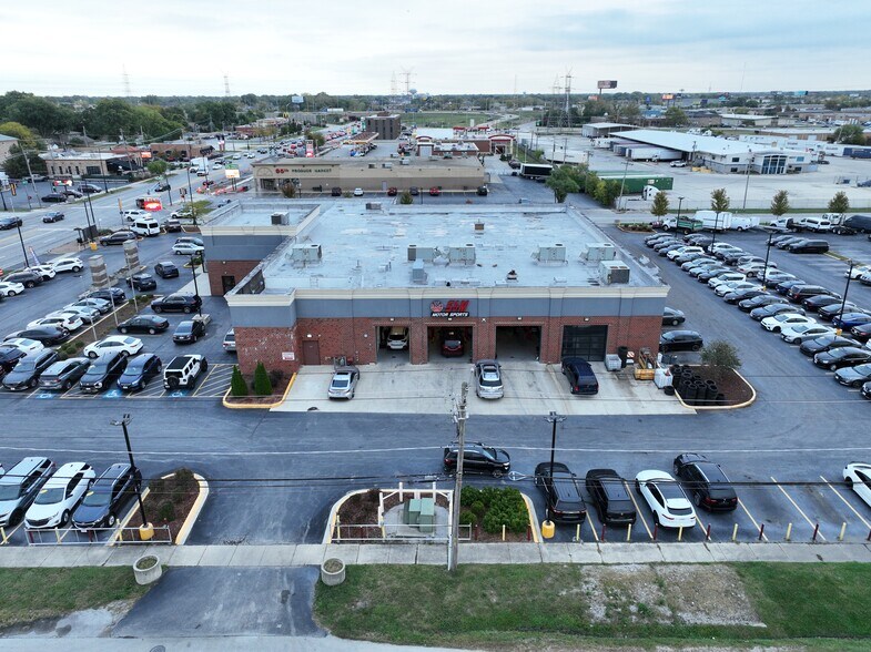 7825 W 95th St, Hickory Hills, IL à vendre - Photo de l’immeuble – Image 2 sur 4