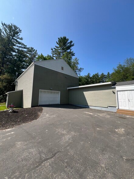 11 Shore Rd, Windham, ME à louer - Photo de l’immeuble – Image 3 sur 4