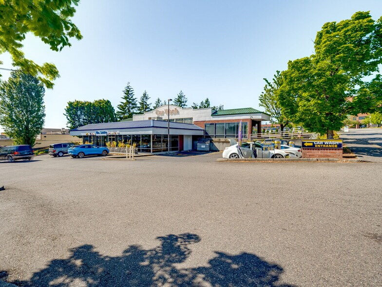 10189 SE Sunnyside Rd, Clackamas, OR à vendre - Photo de l’immeuble – Image 2 sur 29