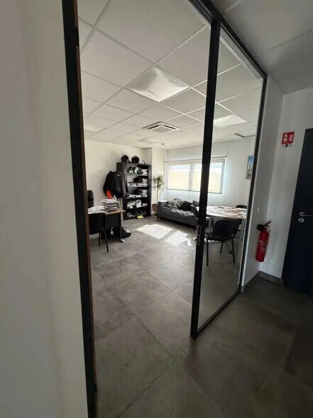 Bureau dans Herlies à louer - Photo intérieure – Image 3 sur 5