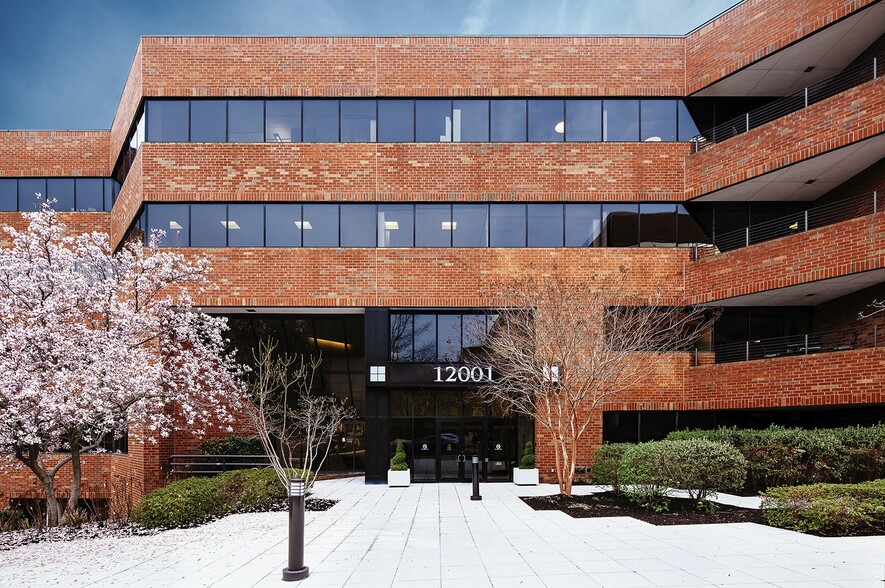 12001 Sunrise Valley Dr, Reston, VA à louer - Photo de l’immeuble – Image 1 sur 6