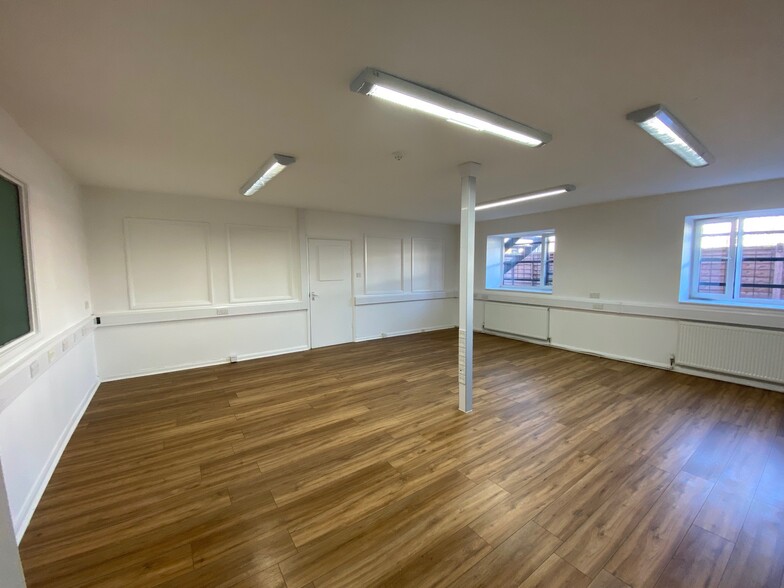 12 Deer Park Rd, Londres à louer - Photo de l’immeuble – Image 3 sur 15
