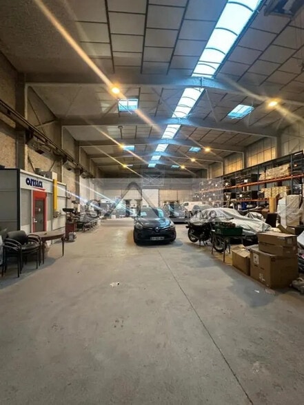 Industriel/Logistique dans Argenteuil à vendre - Photo de l’immeuble – Image 2 sur 5