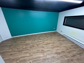 27-31 E Park Ave, Villa Park, IL à louer Photo intérieure– Image 2 sur 7