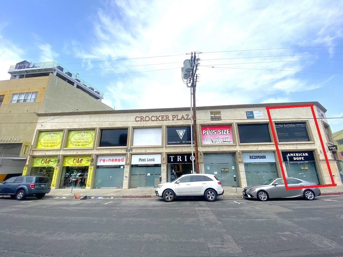 951 Crocker St, Los Angeles, CA à louer Photo intérieure– Image 1 sur 19