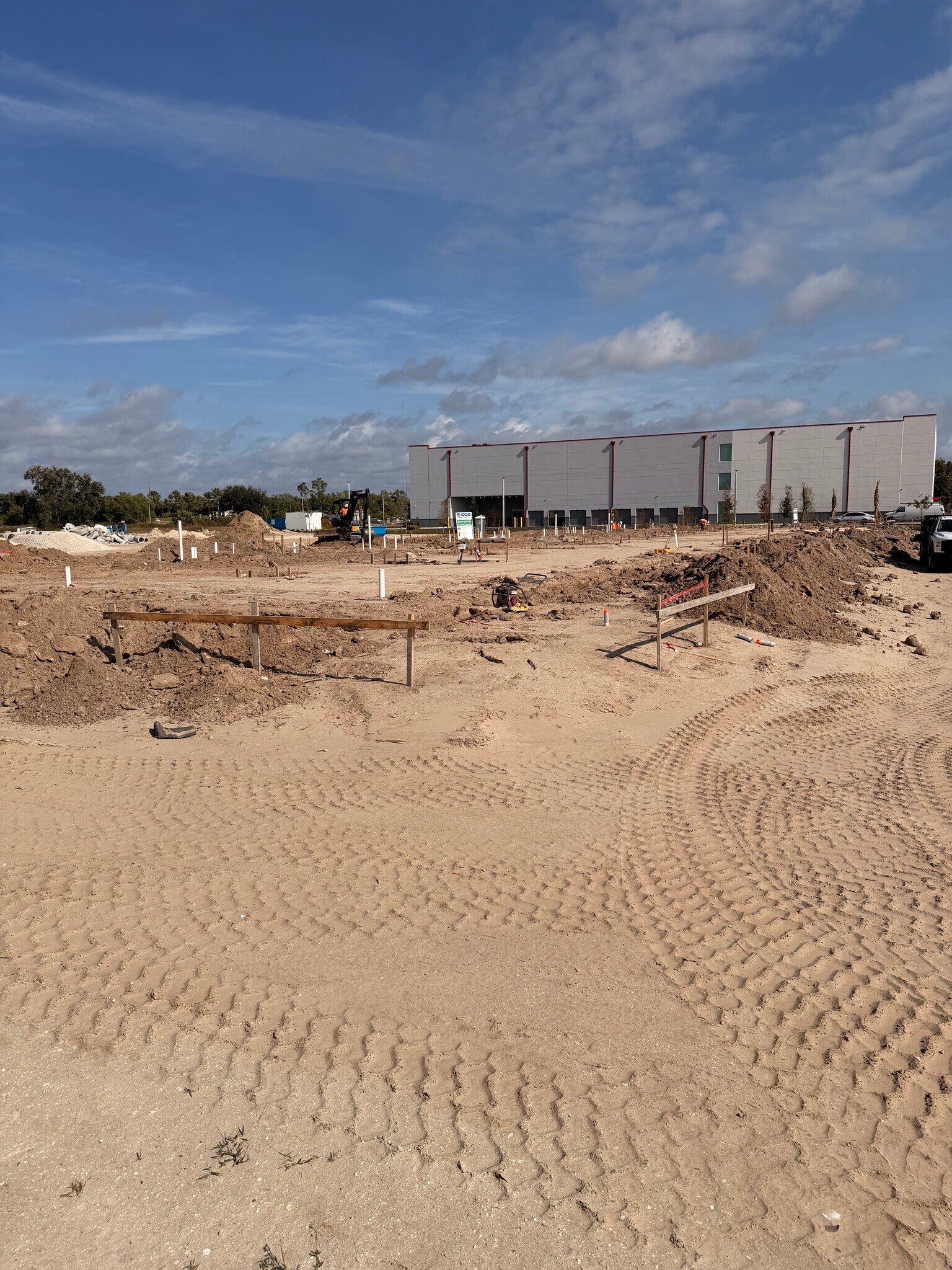 13630 Goldenwood Dr, Fort Myers, FL à louer Photo de l’immeuble– Image 1 sur 6