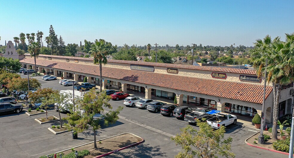 335-395 E Shaw, Fresno, CA à louer - Photo de l’immeuble – Image 3 sur 3