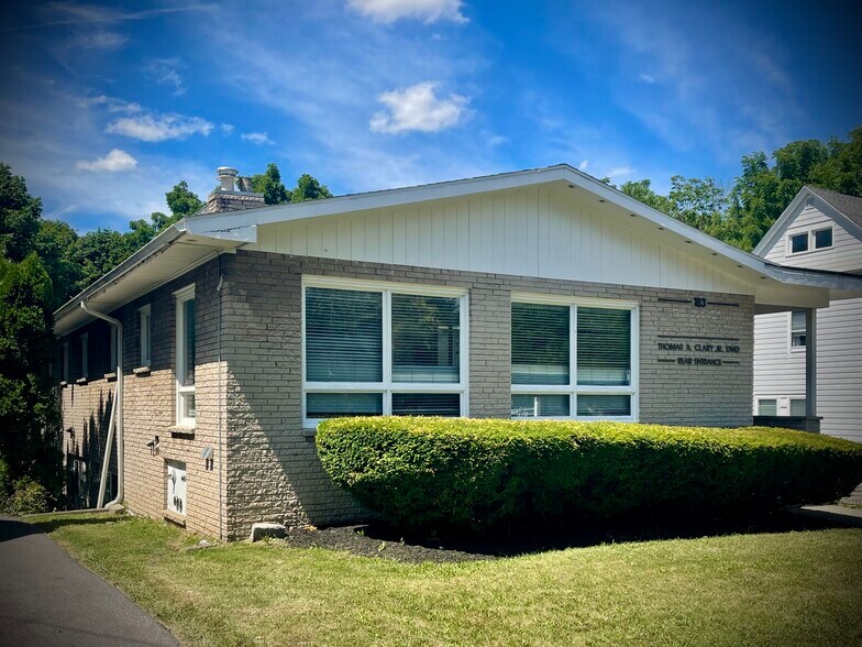 183 Genesee St, Auburn, NY à vendre - Photo de l’immeuble – Image 2 sur 10