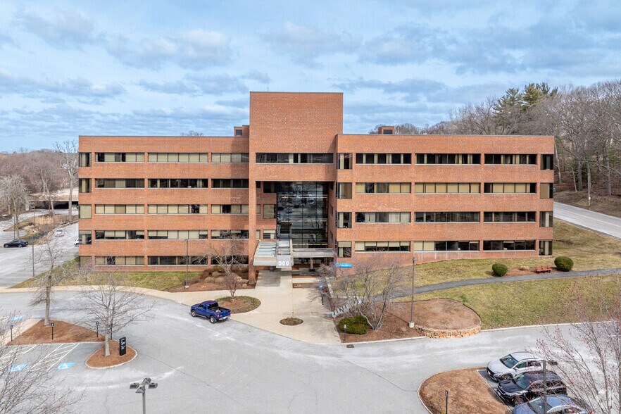 300 Unicorn Park Dr, Woburn, MA à louer - Photo de l’immeuble – Image 3 sur 6