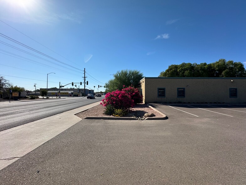 760 S Stapley Dr, Mesa, AZ à louer - Photo de l’immeuble – Image 2 sur 14