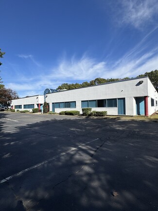 Plus de détails pour 300 Corporate Plz, Islandia, NY - Bureau à louer