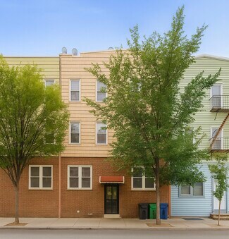 Plus de détails pour 196 Nassau Ave, Brooklyn, NY - Logement à vendre
