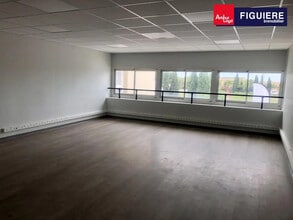 1 Avenue Clément Ader, Istres à louer Photo de l’immeuble– Image 1 sur 13