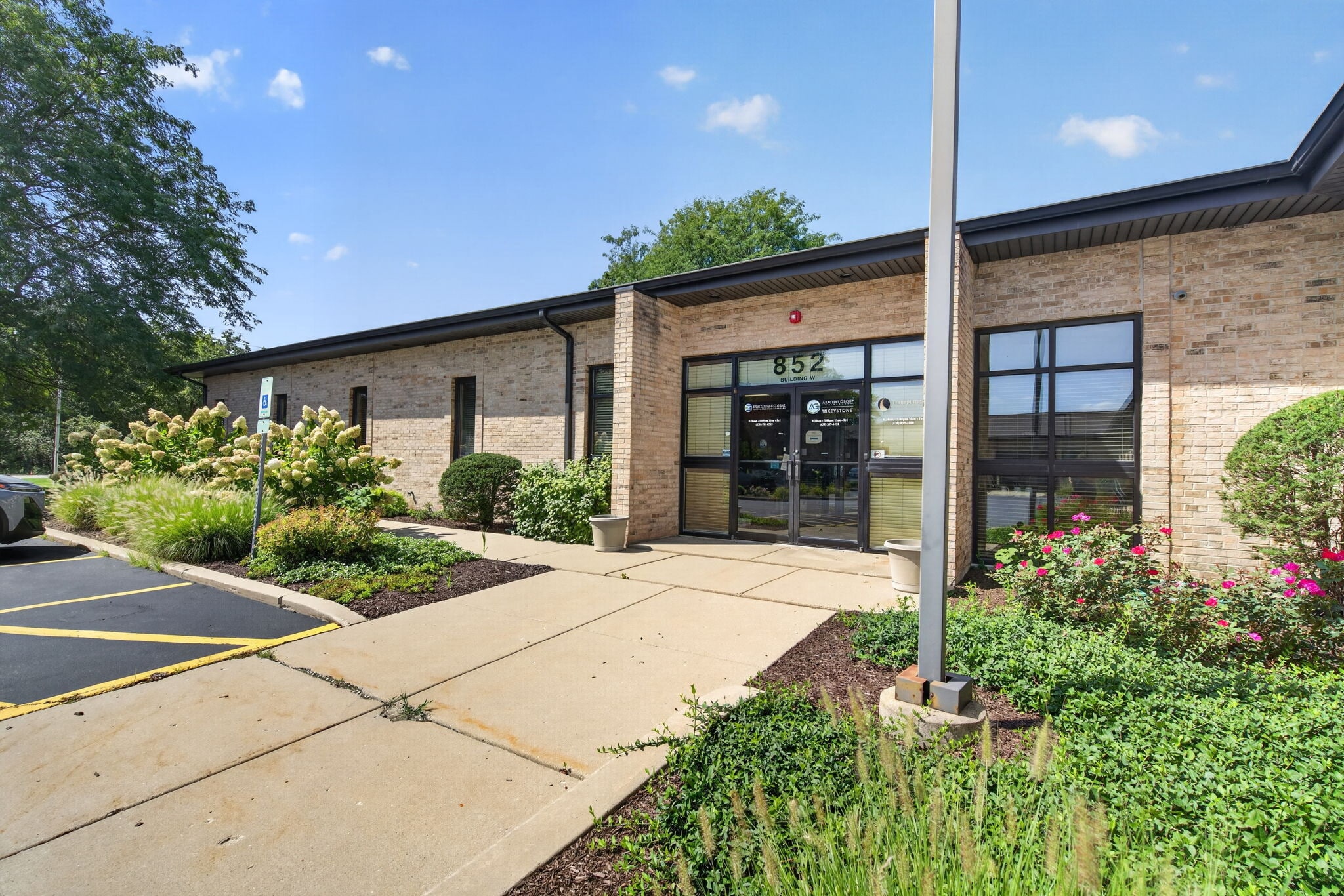 852 W Bartlett Rd, Bartlett, IL à louer Photo de l’immeuble– Image 1 sur 19