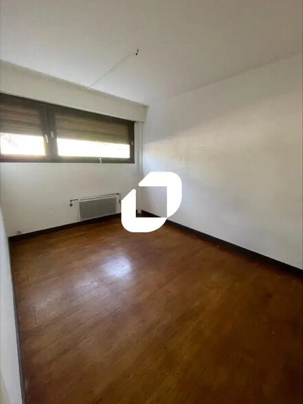 40 Rue De Saint Robert, SAINT EGREVE à vendre - Photo de l’immeuble – Image 3 sur 7