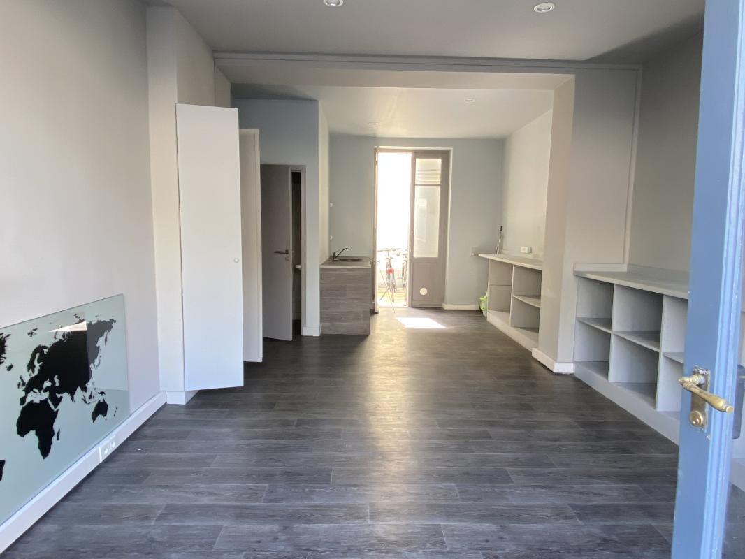 Rue Des Volontaires, Paris à louer Photo intérieure– Image 1 sur 6