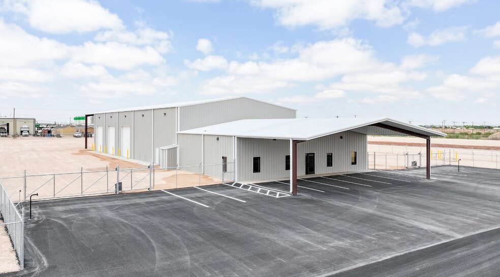 3001 County 1279 rd, Midland, TX à louer - Photo de l’immeuble – Image 2 sur 27