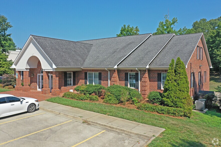 1370 Piedmont Dr, Lexington, NC à louer - Photo de l’immeuble – Image 2 sur 10