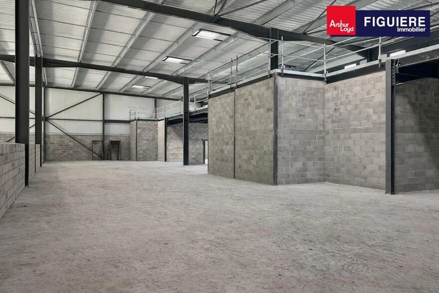 64 Avenue Du Pin Porte Rouge, Bouc-Bel-Air à vendre - Photo de l’immeuble – Image 3 sur 26