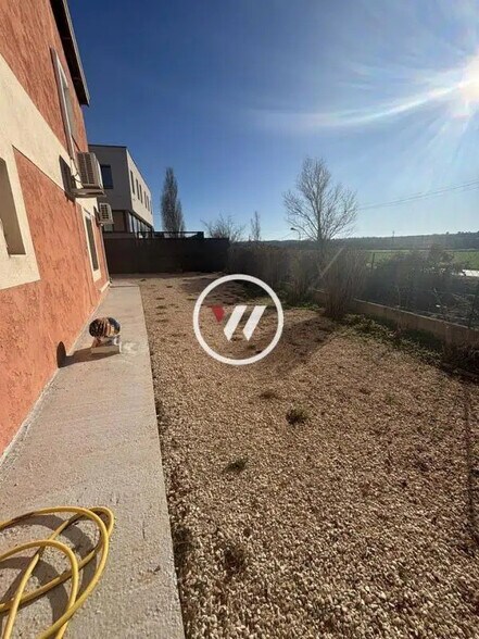 200 Rue Jean De Guiramand, Aix-en-Provence à louer - Photo de l’immeuble – Image 2 sur 5