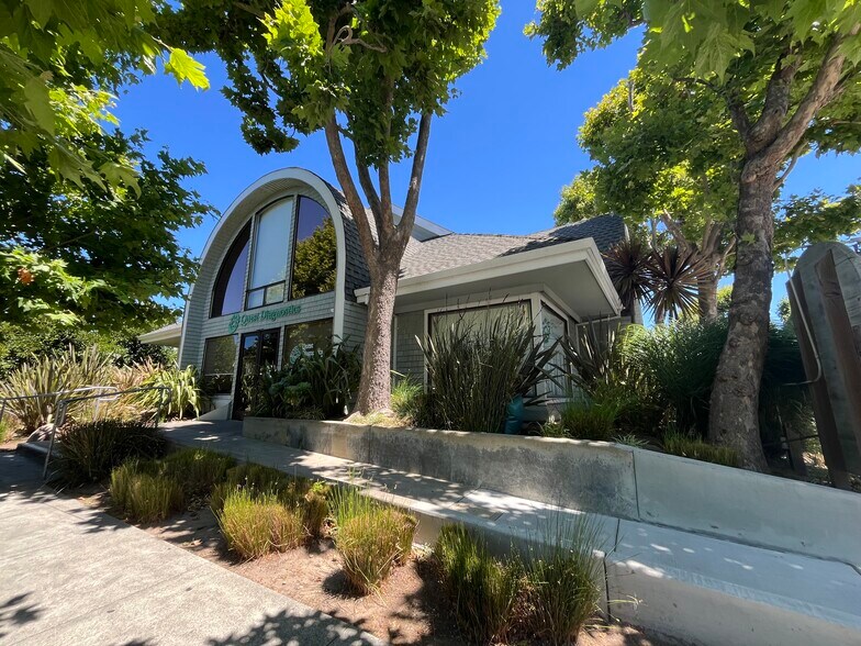 447 Miller Ave, Mill Valley, CA à louer - Photo de l’immeuble – Image 3 sur 12