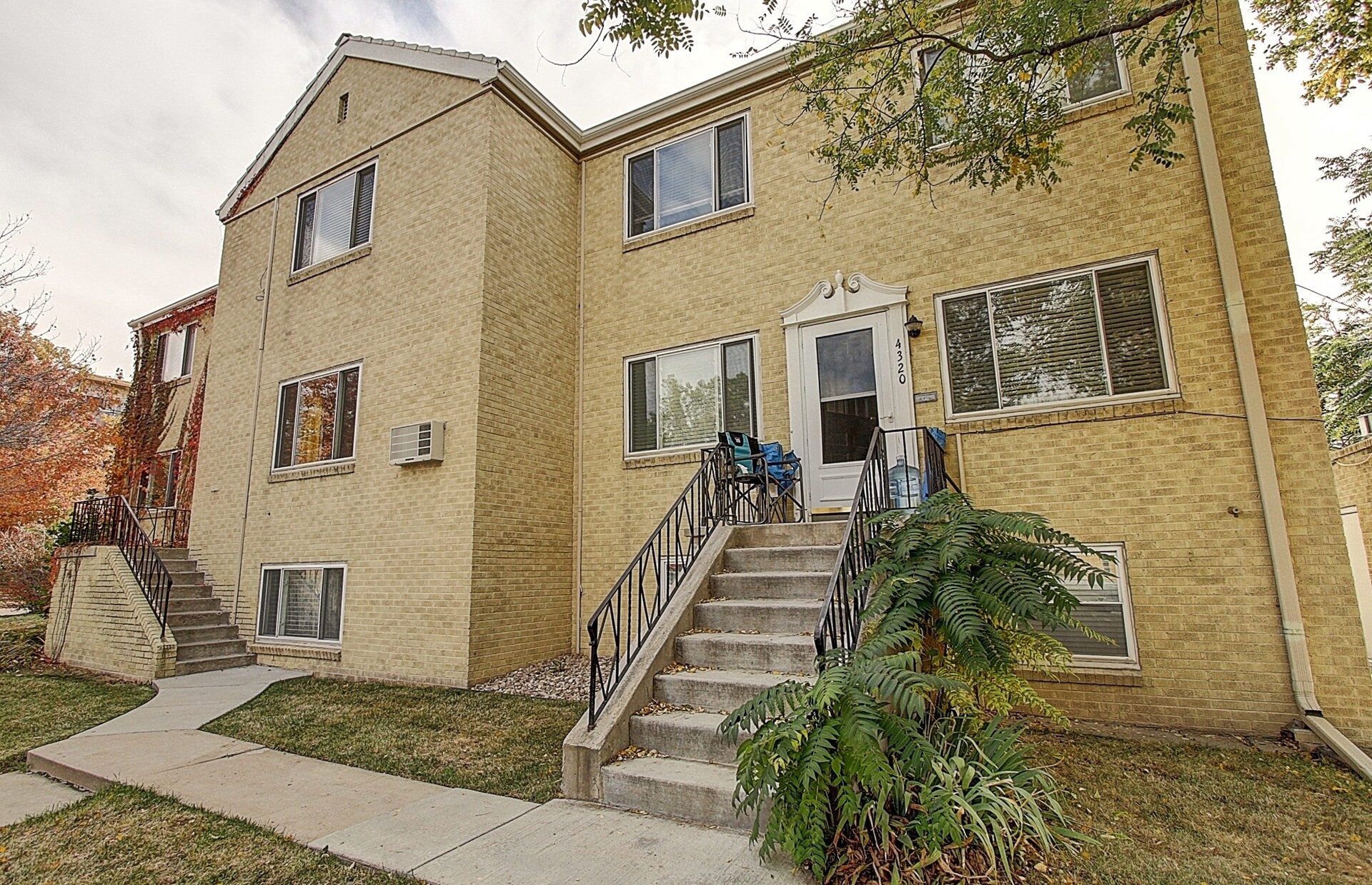 1195 Birch St, Denver, CO à vendre Photo principale– Image 1 sur 4