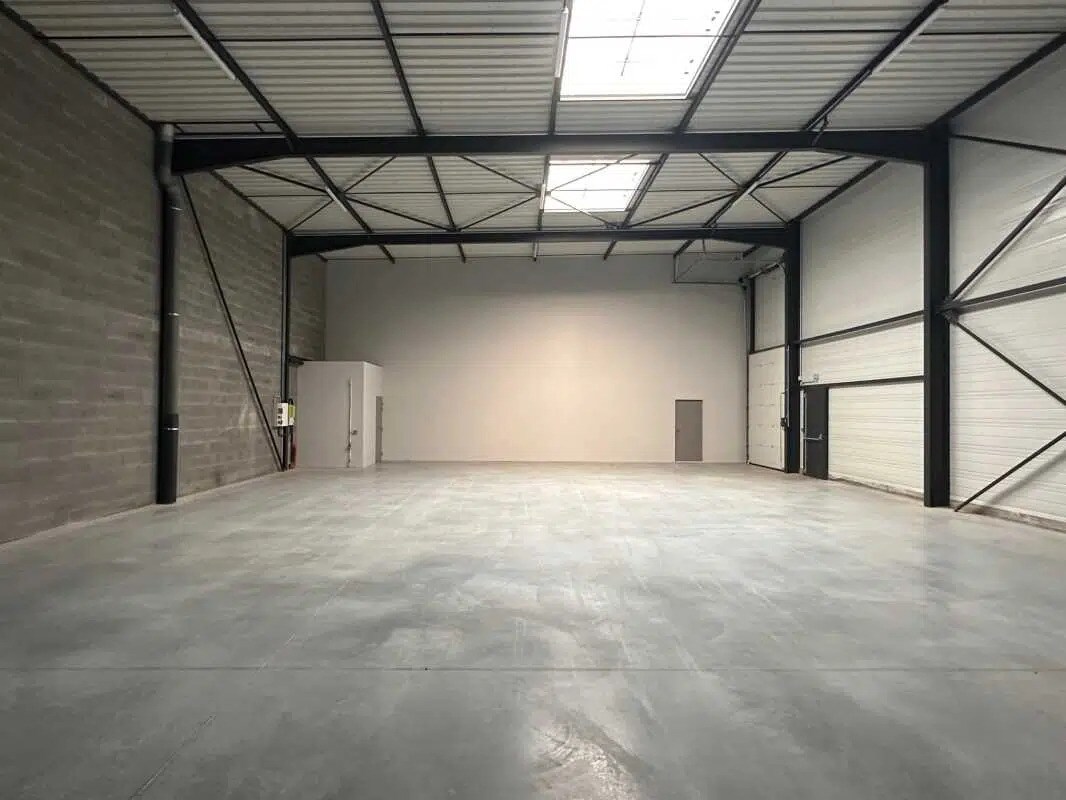 150B Rue Ampère, Genay à louer Photo de l’immeuble– Image 1 sur 11