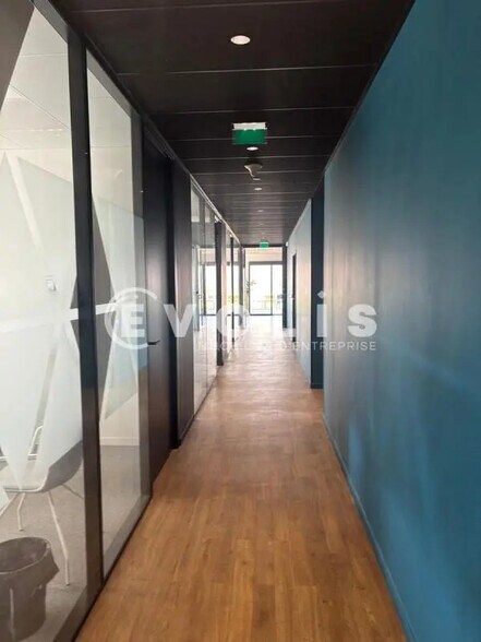 Bureau dans Jonage à louer - Photo de l’immeuble – Image 3 sur 14