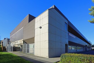 Plus de détails pour 721 Vanalman Ave, Saanich, BC - Industriel/Logistique à louer