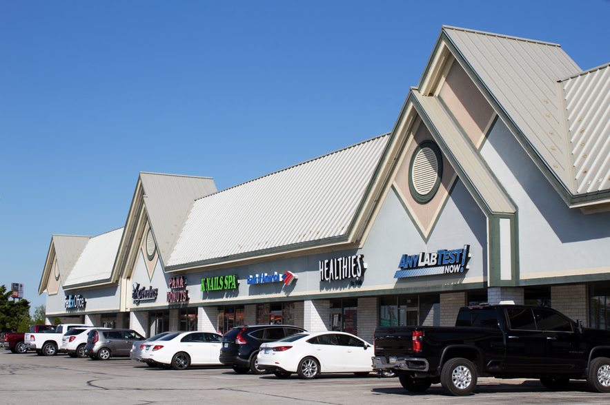 7800-7870 E 96th St, Fishers, IN à louer - Photo de l’immeuble – Image 2 sur 7