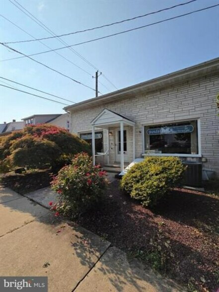 2132 Noble St, West Lawn, PA à louer - Photo principale – Image 1 sur 13