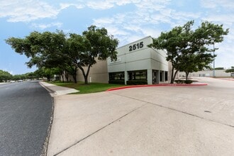 2515 Brockton Dr, Austin, TX à louer Photo de l’immeuble– Image 1 sur 5