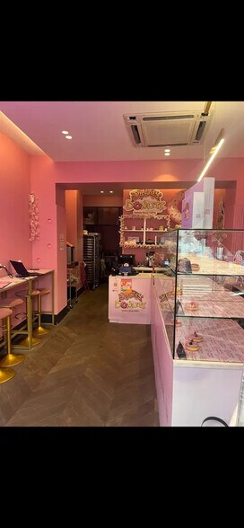 Local commercial dans Paris à louer - Photo de l’immeuble – Image 2 sur 5