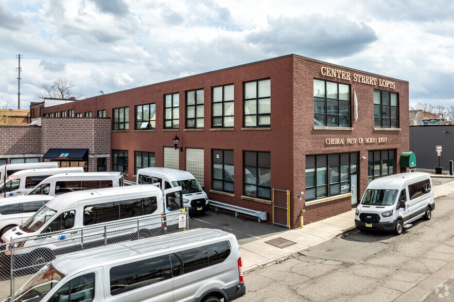26 N Center St, Orange, NJ à louer - Photo de l’immeuble – Image 2 sur 5