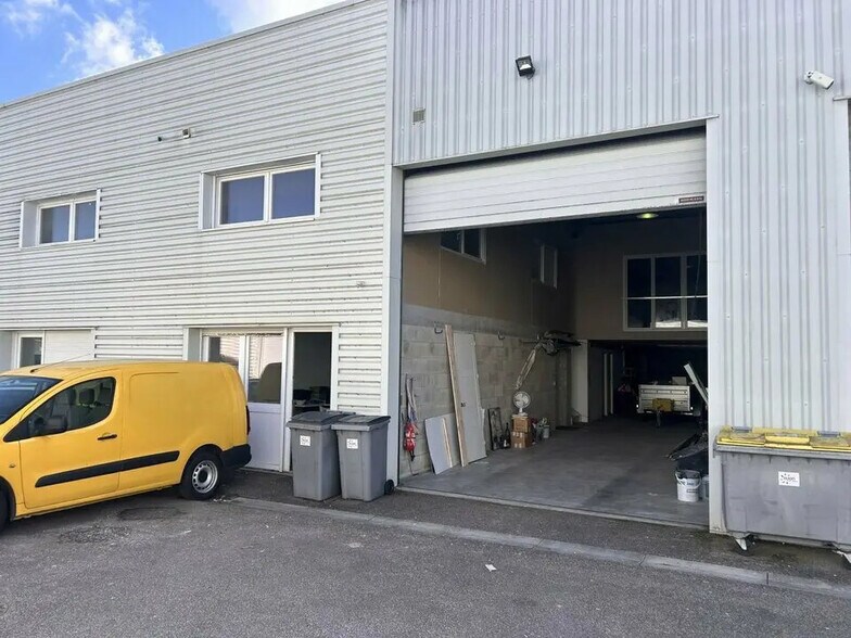 3 Rue Champ Aux Pierres, Saint-Apollinaire à louer - Photo de l’immeuble – Image 3 sur 7