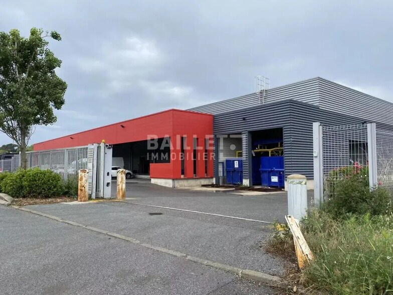 Bureau dans Fréjus à louer - Photo de l’immeuble – Image 2 sur 12