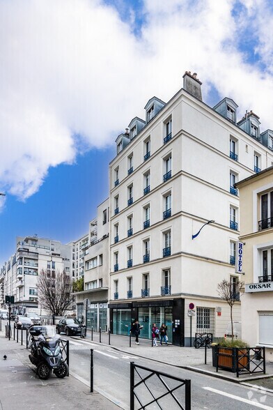 Bureau dans Clichy à louer - Photo de l’immeuble – Image 2 sur 3