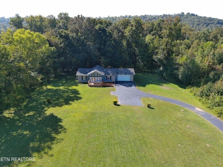 1723 Roane State Hwy, Harriman, TN à vendre - Photo de l’immeuble – Image 2 sur 20