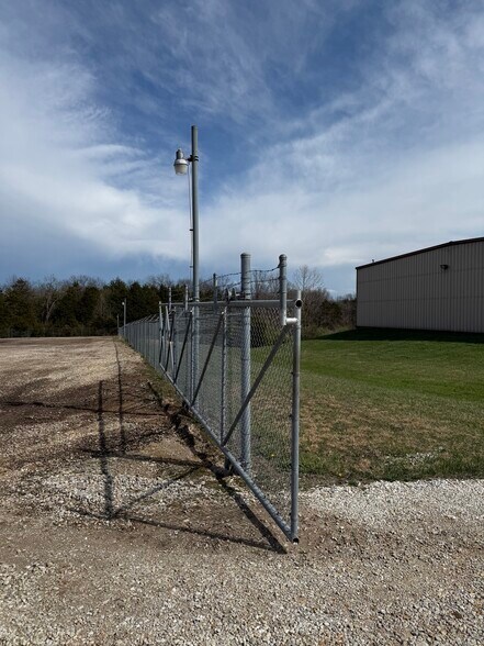 8000 S Spoede Ln, Warrenton, MO à louer - Photo de l’immeuble – Image 3 sur 10