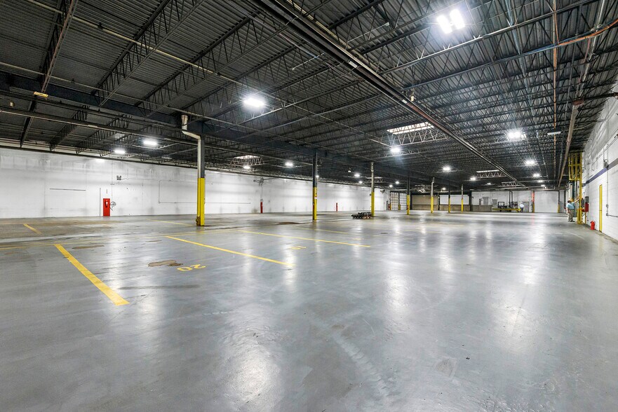 1200 E Devon Ave, Elk Grove Village, IL à louer - Photo intérieure – Image 3 sur 7