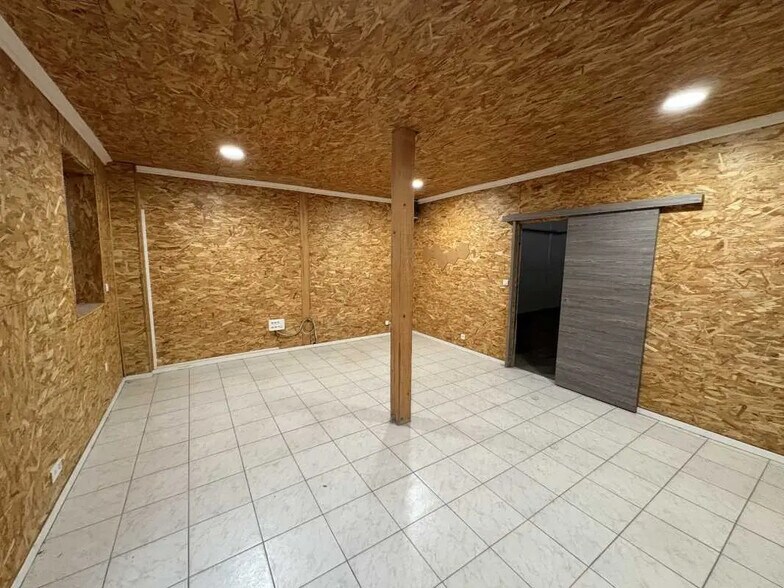 Local d’activités dans Breuil-le-Sec à louer - Photo de l’immeuble – Image 2 sur 6