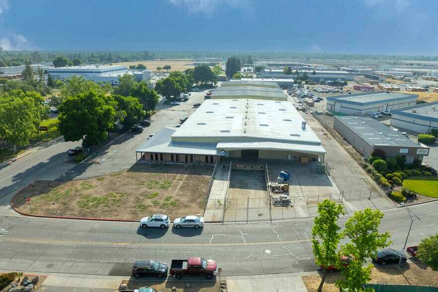 2170 Wardrobe Ave, Merced, CA à louer - Photo de l’immeuble – Image 3 sur 10
