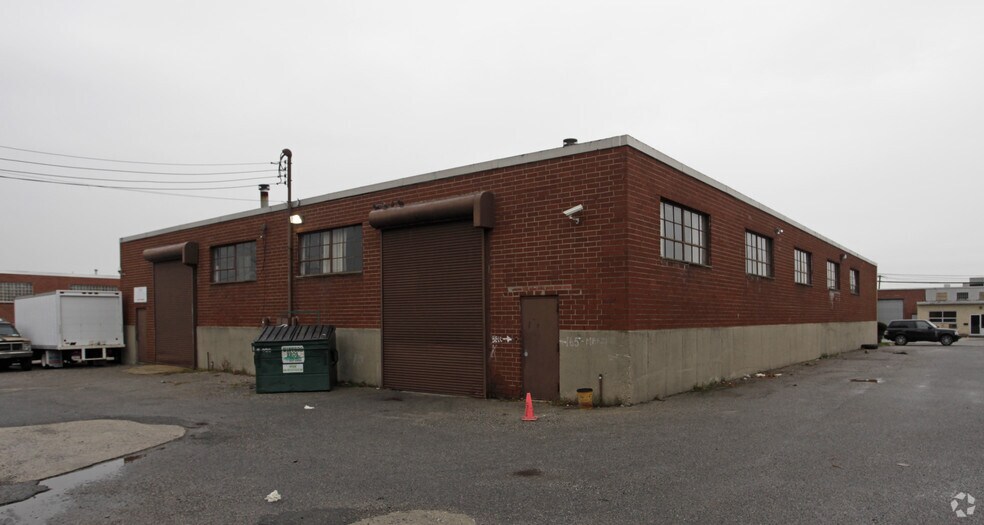 165 Marine St, Farmingdale, NY à louer - Photo de l’immeuble – Image 2 sur 7