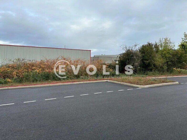 225 Avenue Des Marronniers, Bourgoin-Jallieu à vendre - Photo de l’immeuble – Image 3 sur 21