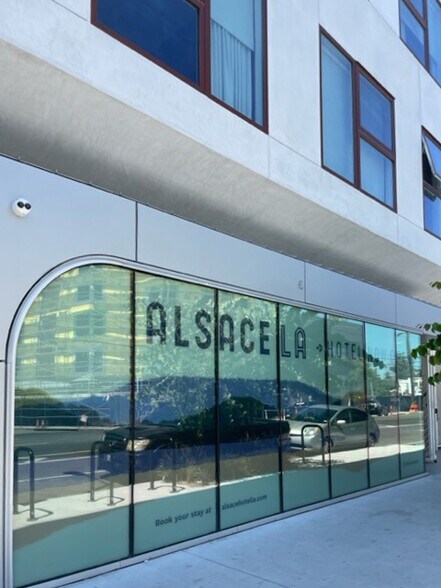 5170 W Adams Blvd, Los Angeles, CA à louer - Photo principale – Image 1 sur 4