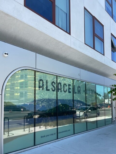 5170 W Adams Blvd, Los Angeles, CA à louer Photo principale– Image 1 sur 5