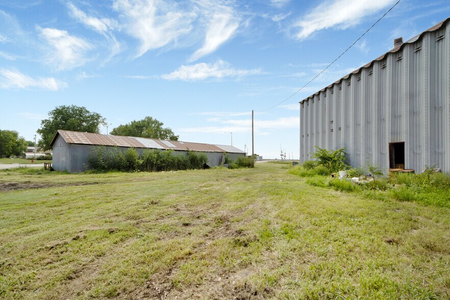 410 W Mackenzie St, White City, KS à vendre - Photo de l’immeuble – Image 3 sur 25